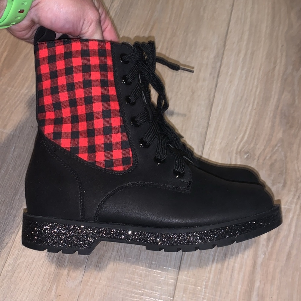 NWT Mia Holiday Red Plaid Lace Up Zip Sparkly Combat Boots